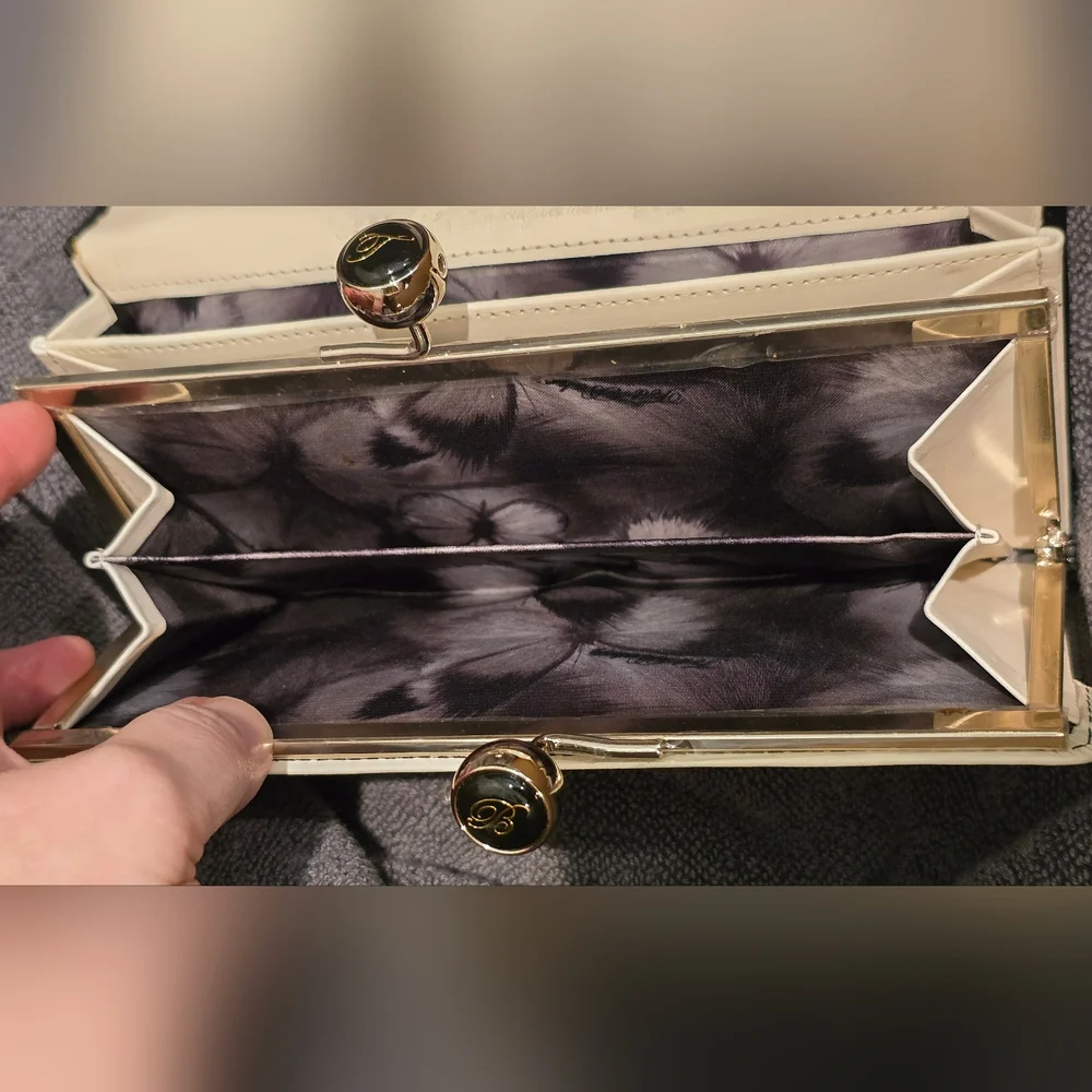 Ted Baker Women’s Black Patent Leather Bobble Matinee Wallet Gold Accents - Picture 7 of 11